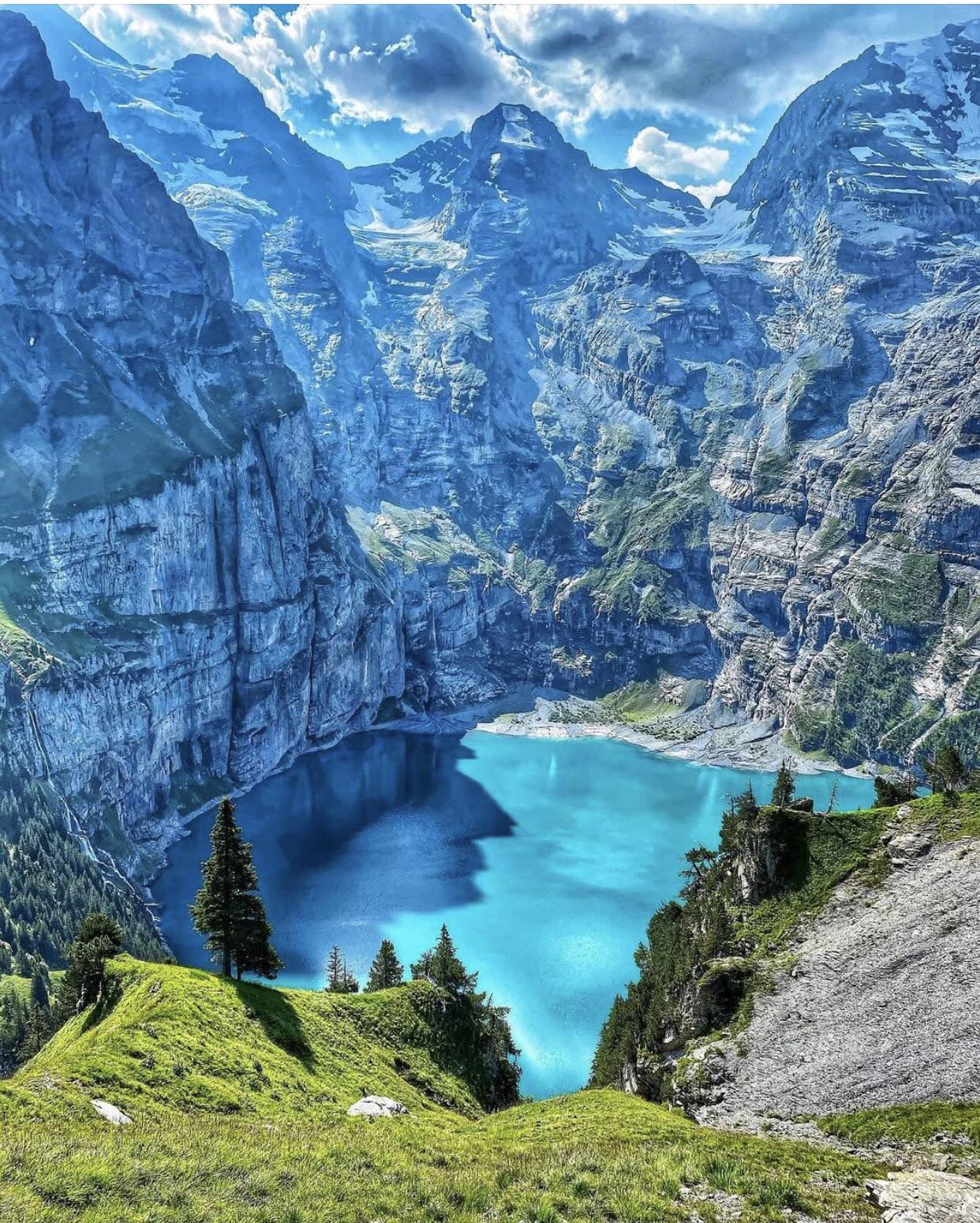 lake oeschinensee